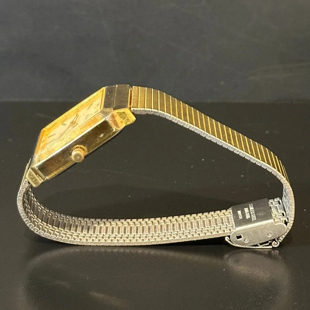 Vintage Elgin Quartz Square Gold Tone Watch with‎ Date Window and Mesh Band